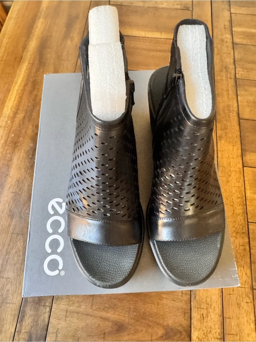 NWB Ecco Brown Perforated Wedge Sandals